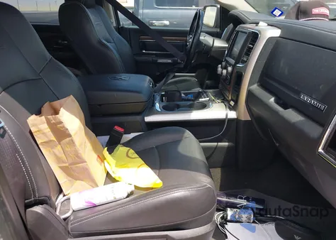 2016 Ram 1500 Laramie z USA, uszkodzony, nr VIN 1C6RR7NT3GS210977